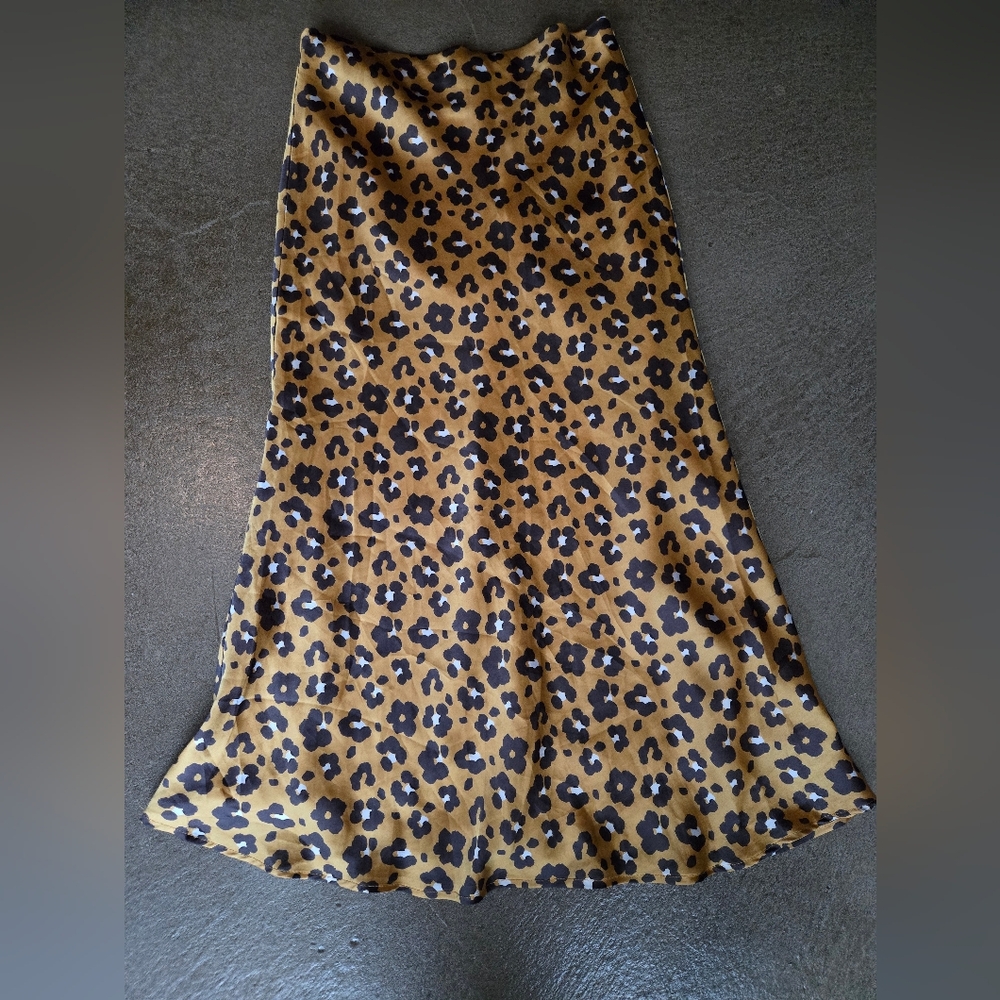 4SI3NNA Cheeta Print A-Line Skirt